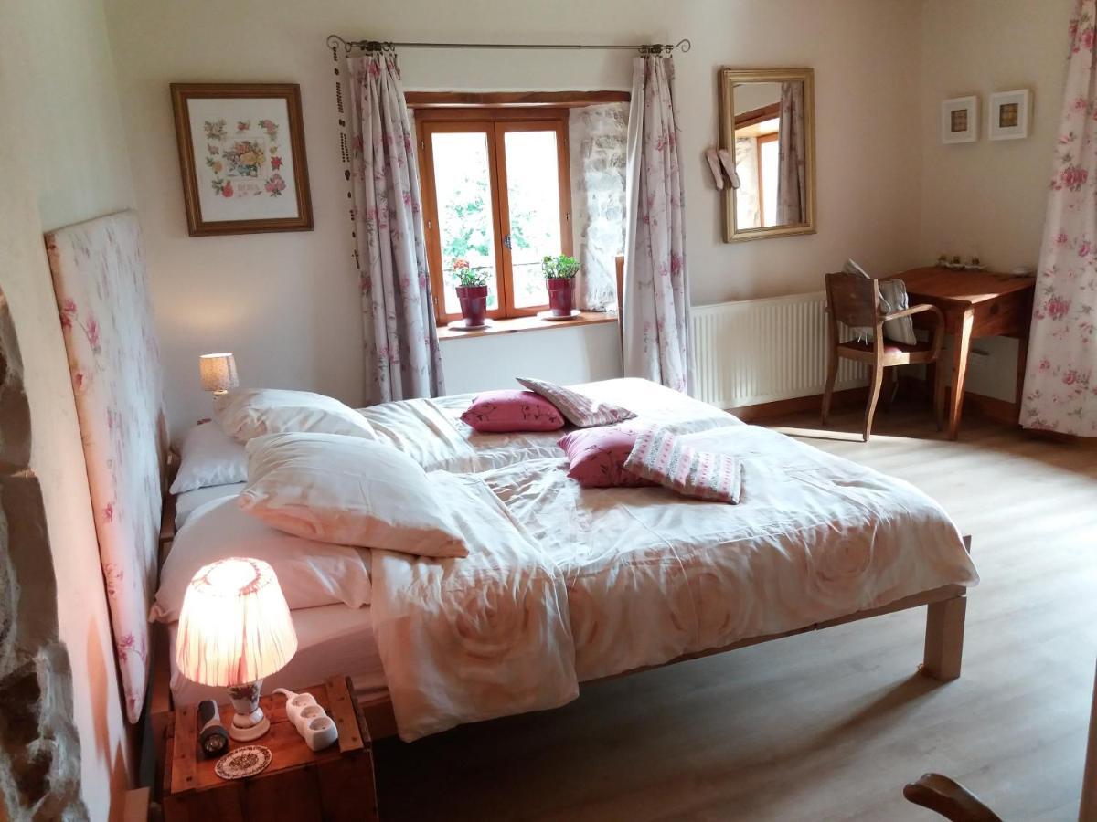 Domaine Le Sauzet Bed & Breakfast Saint-Germain-l'Herm ภายนอก รูปภาพ